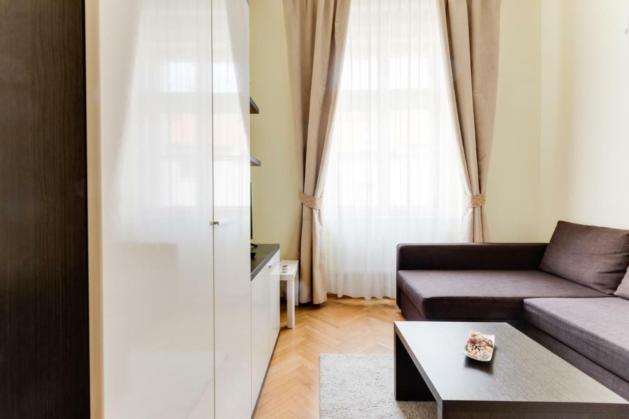 Hálkova 5 Apartmán *