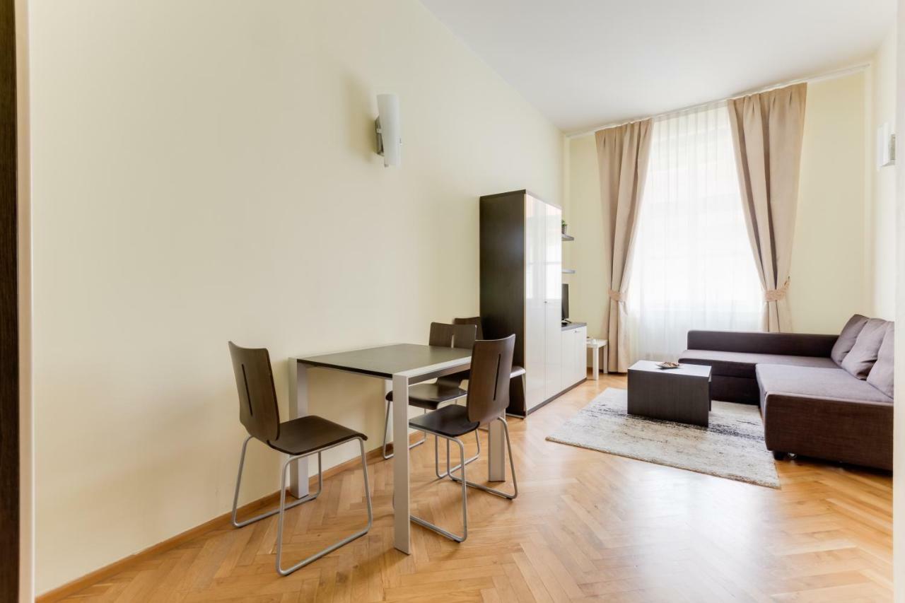 Hálkova 5 * Praha